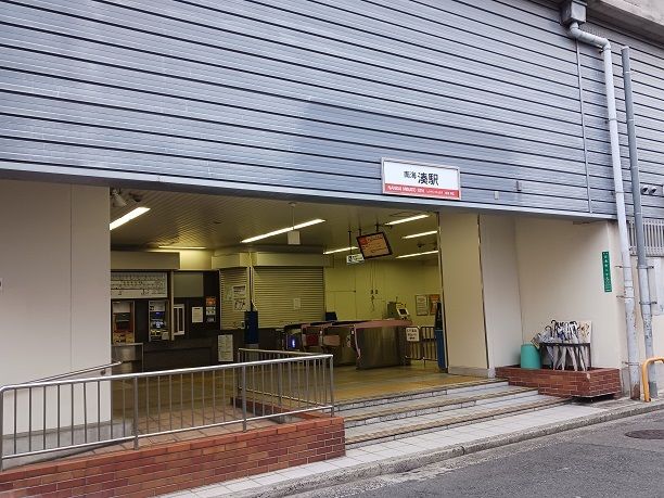 近くの南海本線湊駅まで800m（徒歩10分）