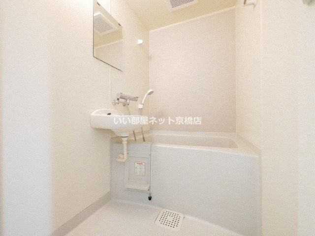 近くのローソン 此花西九条四丁目店まで302m(徒歩4分)