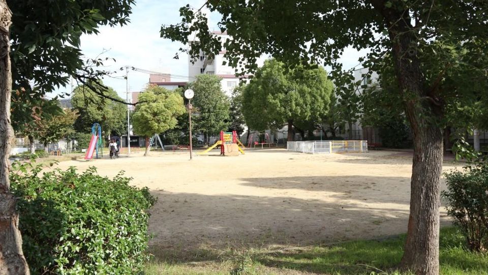 近くの長吉瓜破3号公園まで294m(徒歩4分)