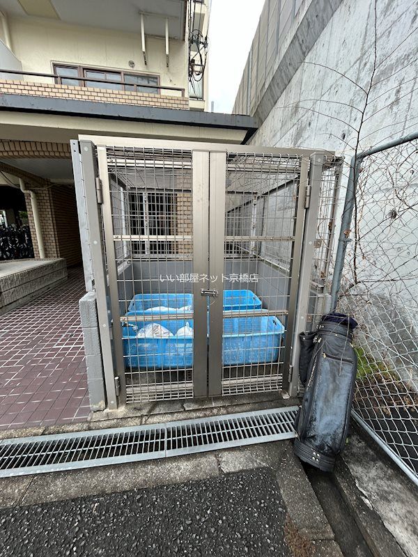 近くのフレンドタウン深江橋まで853m（徒歩11分）