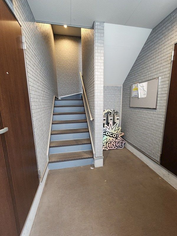 近くのローソン 新喜多東一丁目店まで298m（徒歩4分）