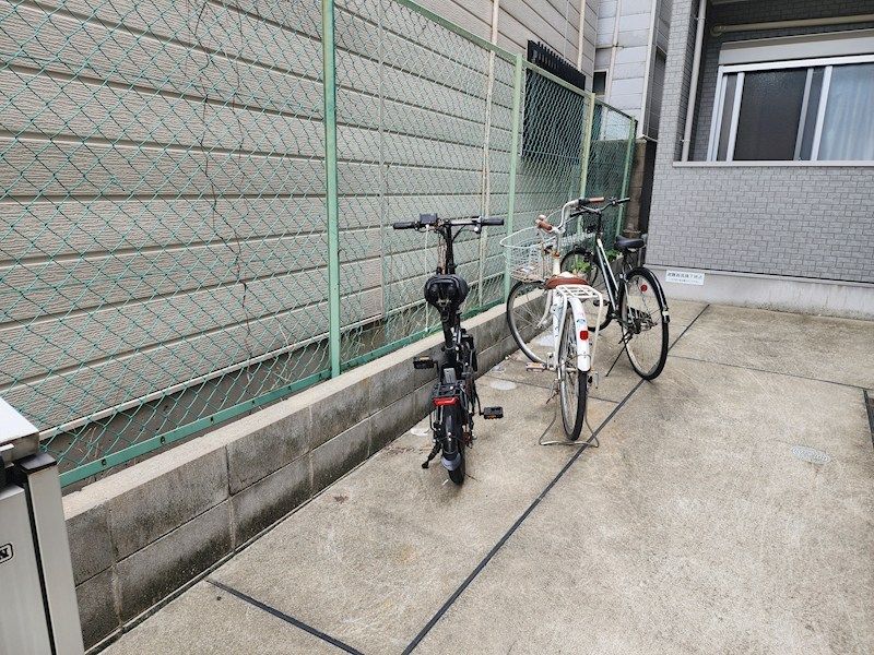 近くのななみ薬局まで438m（徒歩6分）