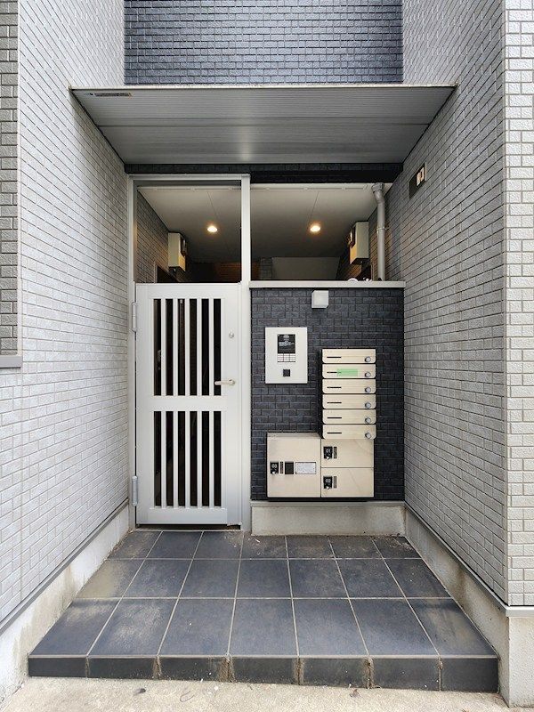 近くのサンライトなかよし薬局鴫野店まで390m（徒歩5分）