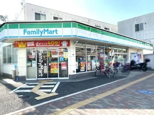 近くのファミリーマート 八尾南本町店まで34m(徒歩1分)