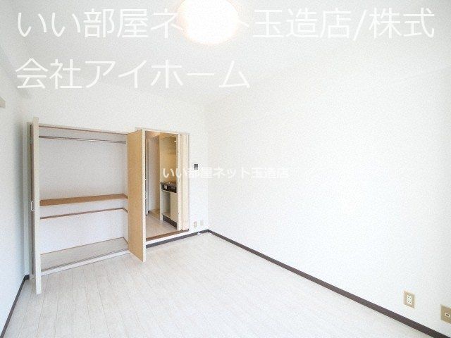 ベッドルーム
