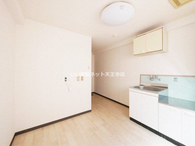 近くのセブンイレブン 大阪山之内元町店まで351m(徒歩5分)