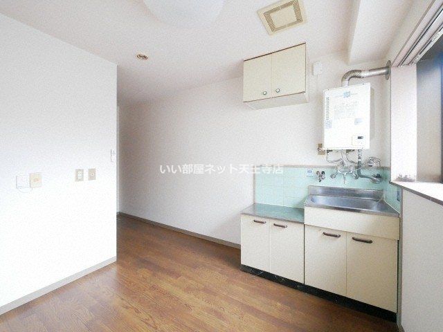 近くのセブンイレブン 大阪山之内元町店まで351m(徒歩5分)