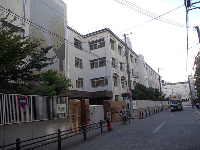 近くの大阪市立玉造小学校まで169m(徒歩3分)