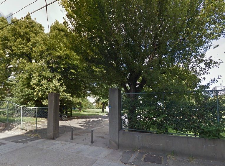 近くの難波宮跡公園まで150m（徒歩2分）