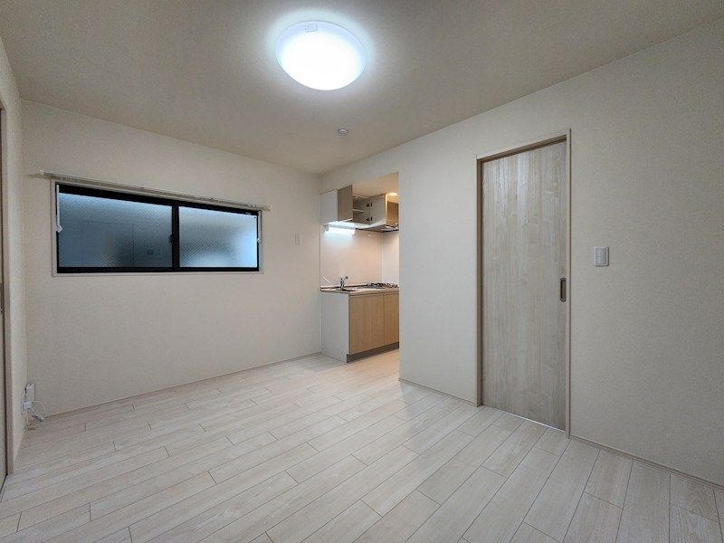 近くのファミリーマート 内代町二丁目店まで332m（徒歩5分）