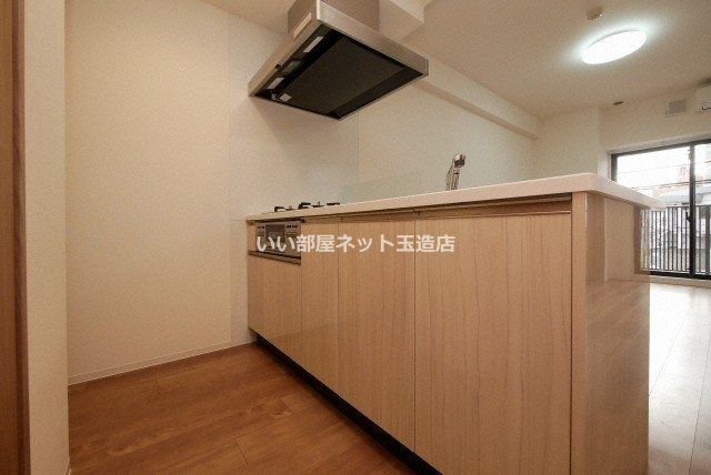 近くのローソン 大国町駅前店まで352m（徒歩5分）