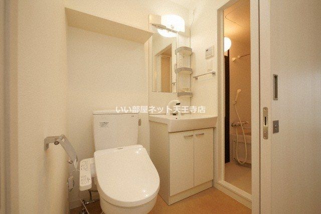近くのグルメシティ九条店まで580m(徒歩8分)