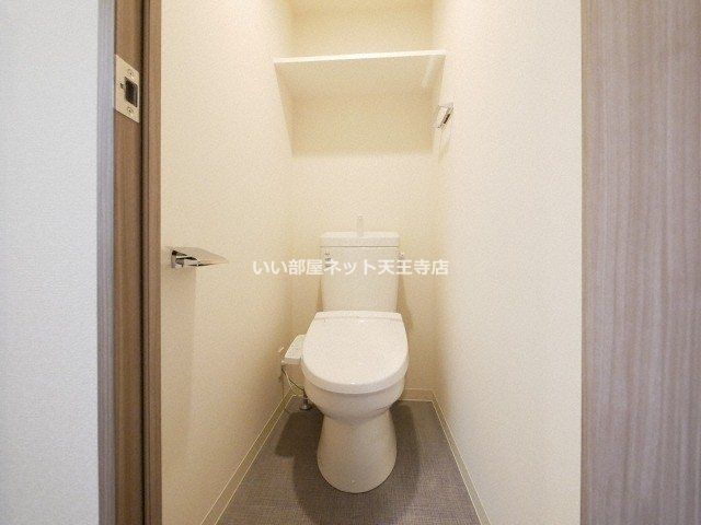 近くの阪急ファミリーストア 上六店まで378m(徒歩5分)