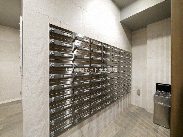 近くのローソンストア100 鶴橋駅前店まで109m(徒歩2分)