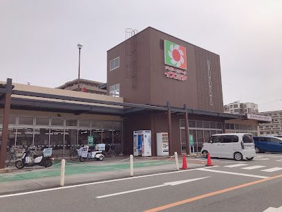 近くのイズミヤ 橿原神宮前店まで750m(徒歩10分)