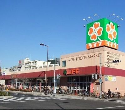近くのライフ 西天下茶屋店まで176m（徒歩3分）