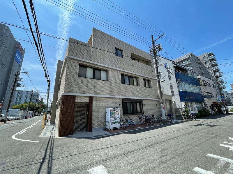 近くの岩本診療所まで771m（徒歩10分）