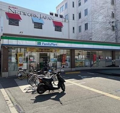 近くのファミリーマート 玉出西店まで156m(徒歩2分)
