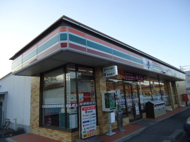 近くのセブンイレブンいわき小名浜東田店まで624m（徒歩8分）