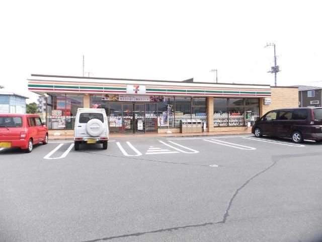 近くのセブンイレブン北茨城下桜井店まで560m（徒歩7分）