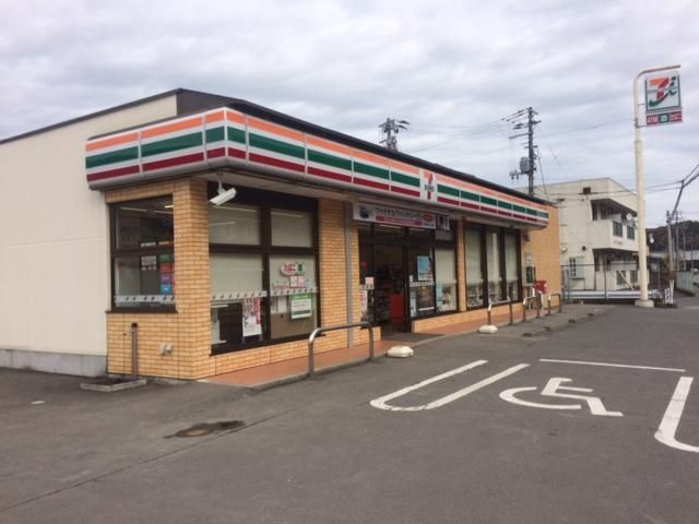 近くのセブンイレブンいわき白水町店まで422m（徒歩6分）
