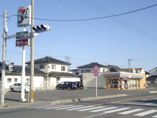 近くのセブンイレブンまで530m（徒歩7分）