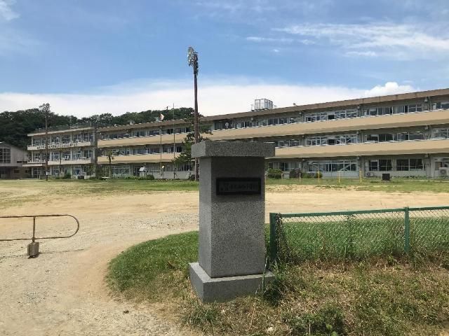 近くのいわき市立小名浜西小学校まで342m(徒歩5分)