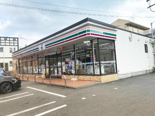 近くのセブンイレブンいわき自由ケ丘店まで366m(徒歩5分)