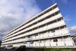 ビレッジハウス常磐1号棟の外観