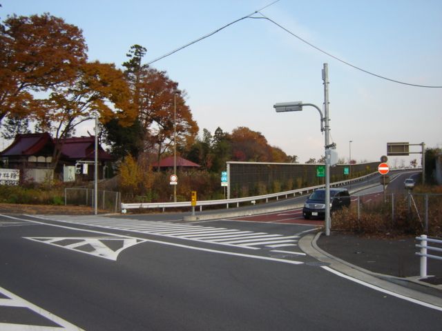 近くの首都圏中央連絡自動車道（八王子～桶川北本）あきる野ICまで573m（徒歩8分）