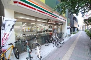 近くのセブンイレブン 世田谷上馬4丁目店まで264m（徒歩4分）