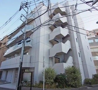 ログ都庁前の外観画像