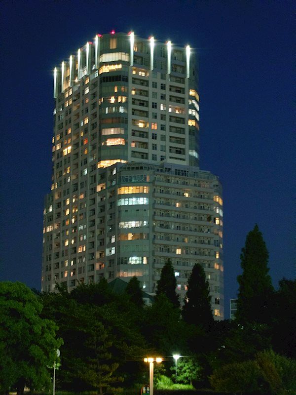 ラグナタワーの外観画像