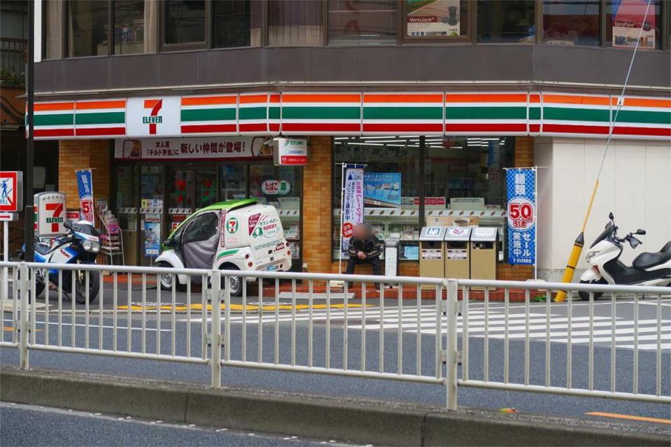 近くのセブンイレブン 中小岩店まで138m（徒歩2分）