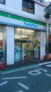 近くのファミリーマート 幡ヶ谷三丁目店まで391m（徒歩5分）