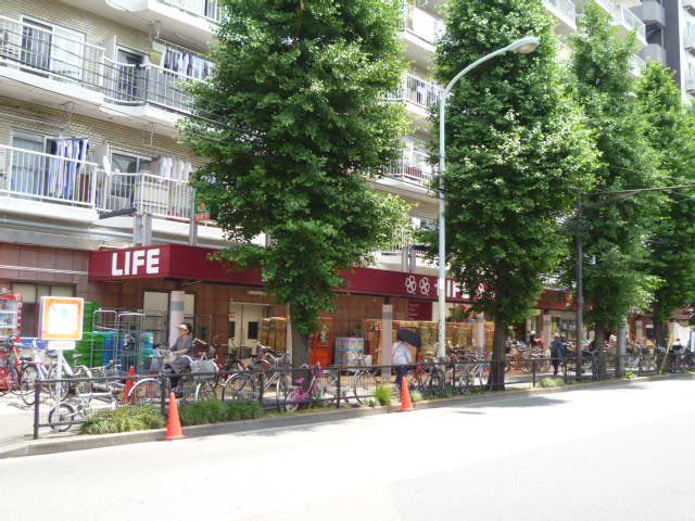 近くのライフ南台店まで390m（徒歩5分）