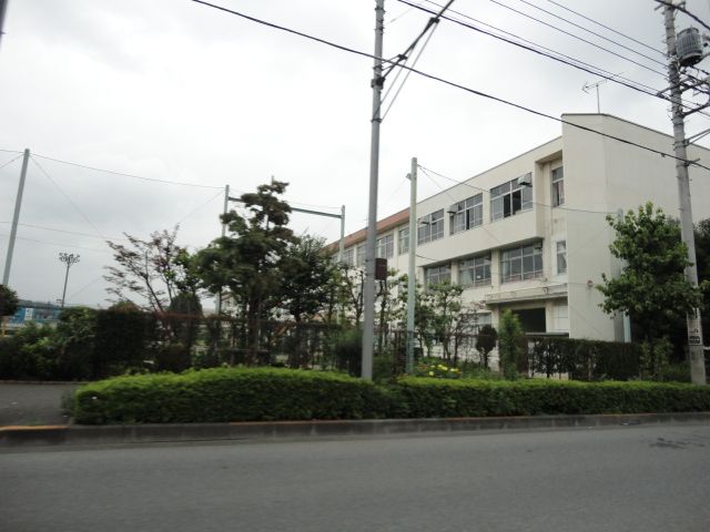 近くの八王子市立元八王子小学校まで168m（徒歩3分）