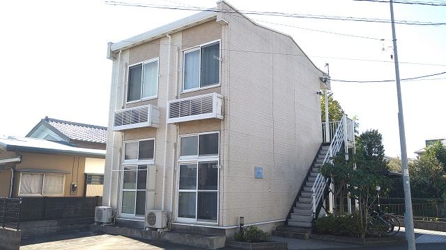 レオパレスガオクレストの外観画像