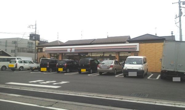近くのセブン さいたま曲本3丁目店まで350m(徒歩5分)