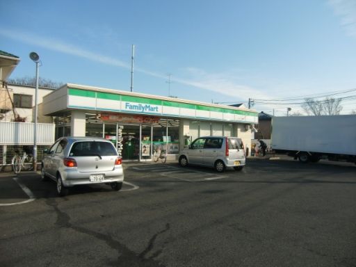 近くのファミリーマート 立川富士見町店まで187m(徒歩3分)
