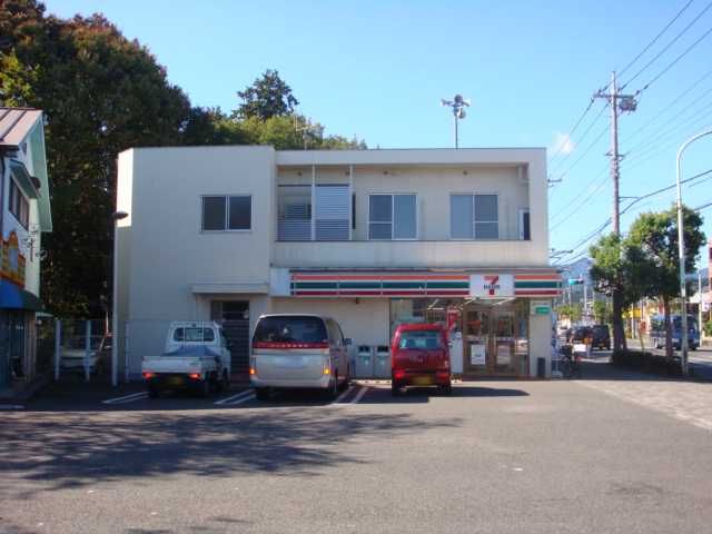 近くのセブンイレブンあきる野山田店まで381m（徒歩5分）