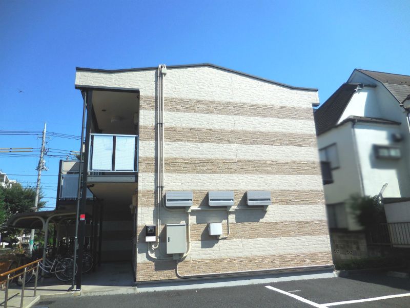 レオパレスアーベントロートの外観画像