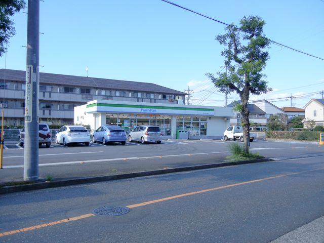 近くのファミリーマート 所沢くすのき台店まで351m（徒歩5分）