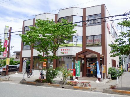 近くの所沢駅東口郵便局まで443m（徒歩6分）