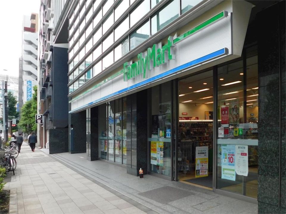 近くのファミリーマート 南山堂第一京浜芝店まで148m（徒歩2分）