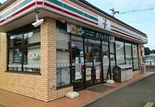 近くのセブンイレブンまで80m（徒歩1分）