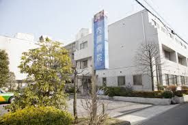 近くの内藤病院まで374m（徒歩5分）