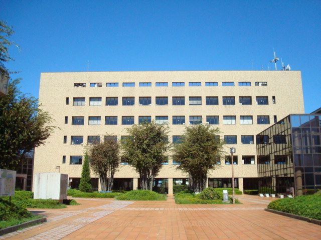 近くの東大和市役所まで656m（徒歩9分）