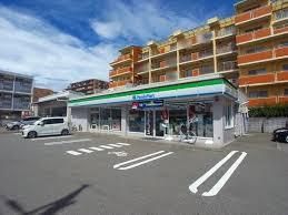 近くのファミリーマート 小平天神町四丁目店まで349m（徒歩5分）
