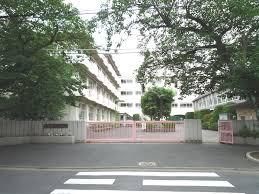 近くのさいたま市立岸町小学校まで293m（徒歩4分）